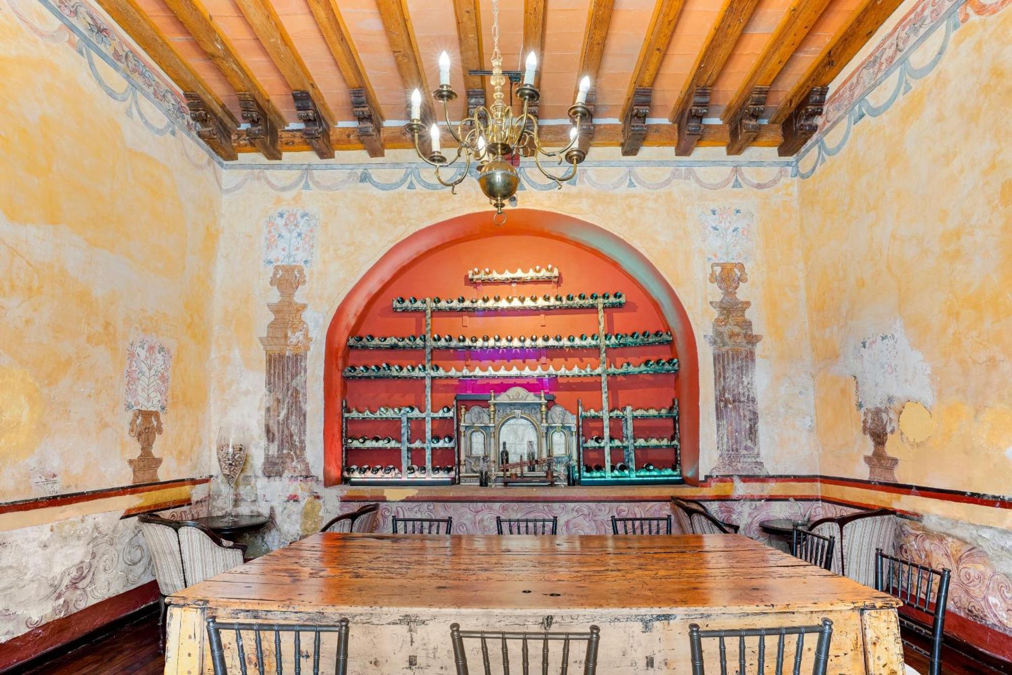 Готель Quinta Real Пуебла Екстер'єр фото The wine tasting room at the Hacienda de San José